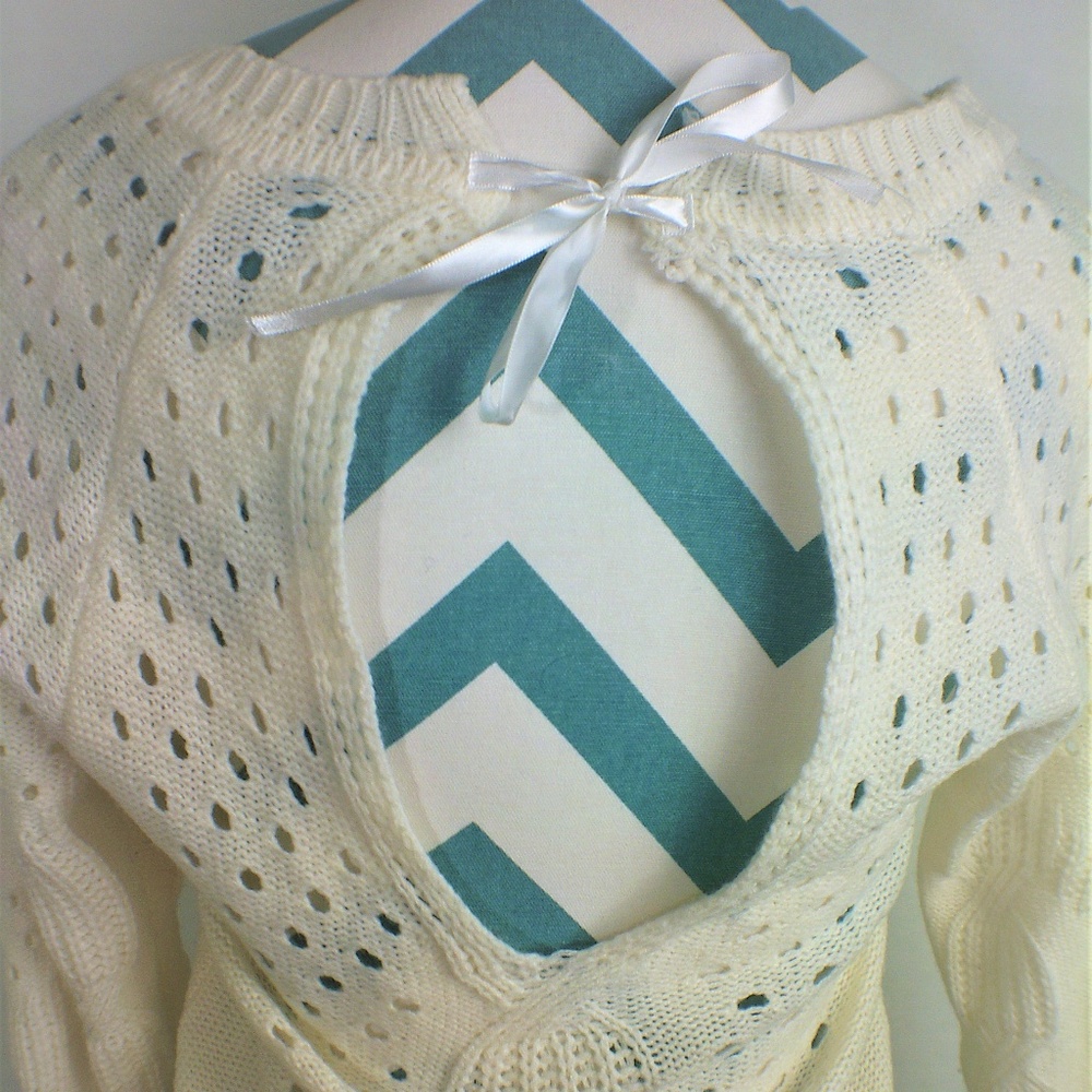 Open Back Sweater - Picture 4 of 5